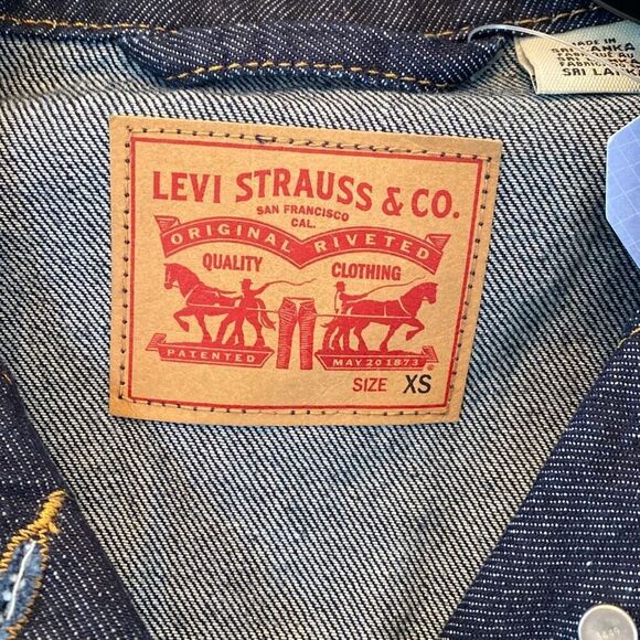 Levi Strauss & Co Blue Denim Moisture Wicking Lightweight Trucker Jacket… - Picture 7 of 9